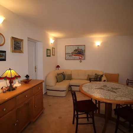 Megi1 Vrbnik (Primorje-Gorski Kotar)